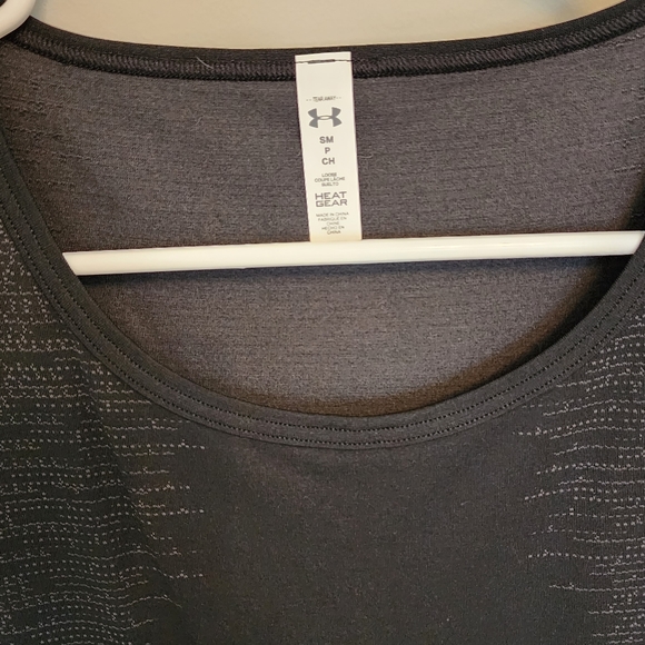 NWT Under Armour Women's Crop Loose Fit Tank - Size S - Picture 3 of 5